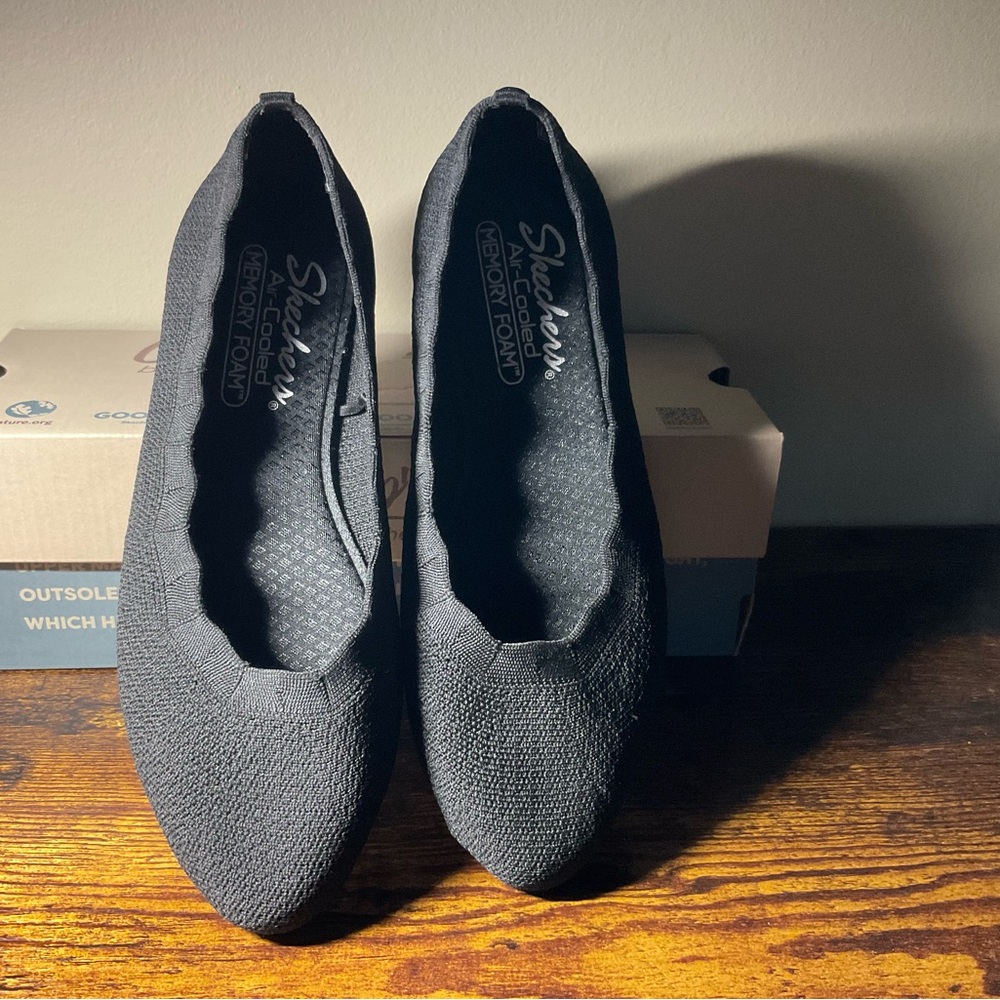 Skechers Women's Black Cleo’s Knit Flats